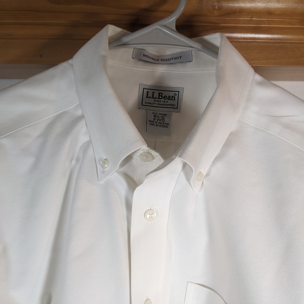 LL Bean Shirt Mens 16.5 White Long Sleeve Cotton Button Up Wrinkle Resistant 32